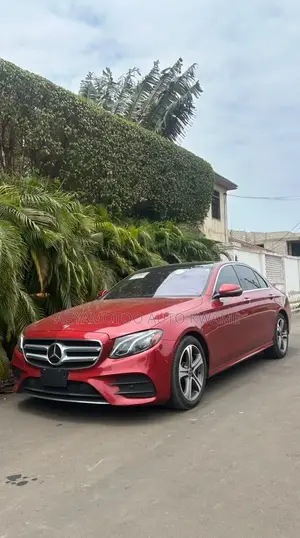 Mercedes-Benz E300 2019 Red