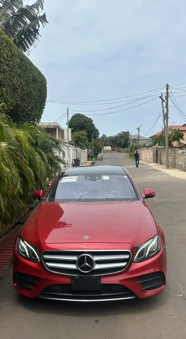Mercedes-Benz E300 2019 Red