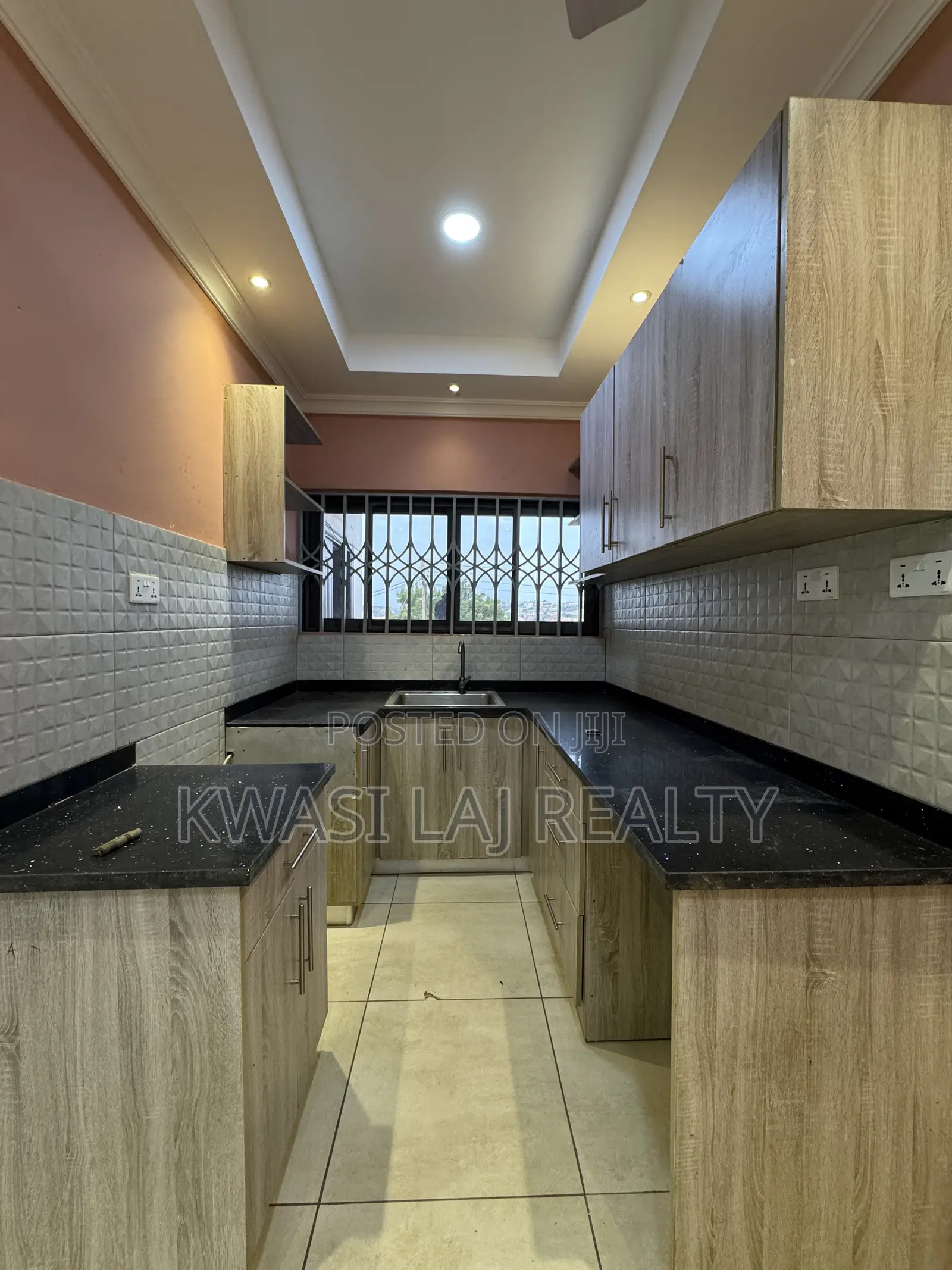 2bdrm Apartment in New Bortianor, Weija for rent