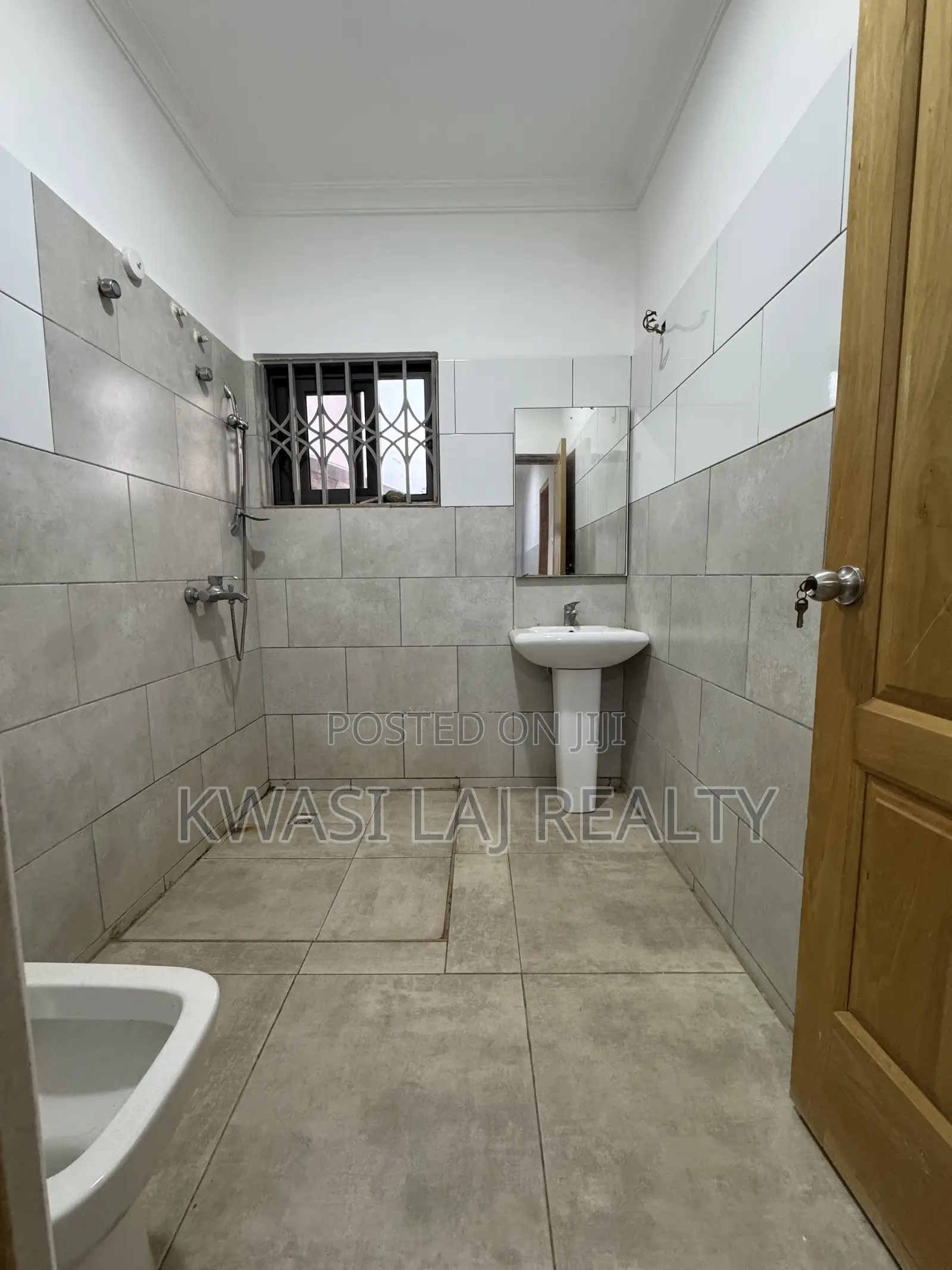 2bdrm Apartment in New Bortianor, Weija for rent