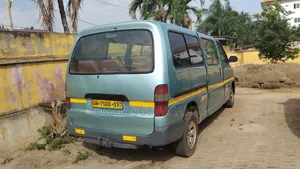 Toyota Grand HiAce 2002 Green