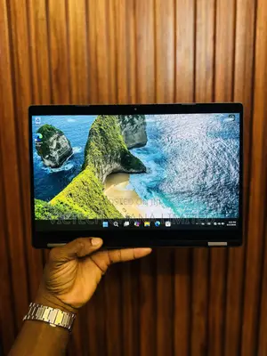 Laptop Dell Latitude 5300 2-in-1 8GB Intel Core i7 SSD 256GB