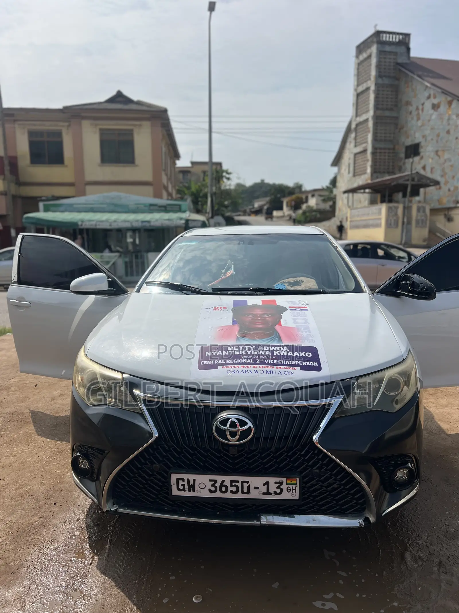 Toyota Camry Hybrid XLE 2012 White
