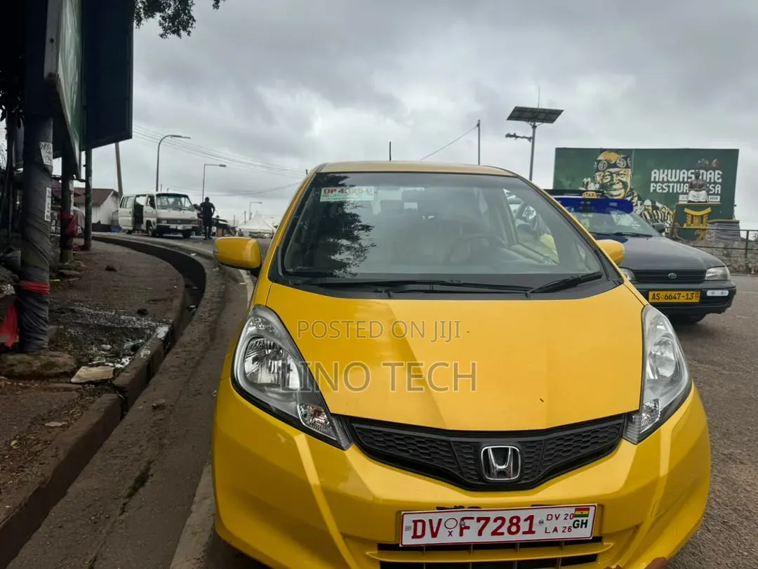 Honda Fit 2014 Yellow