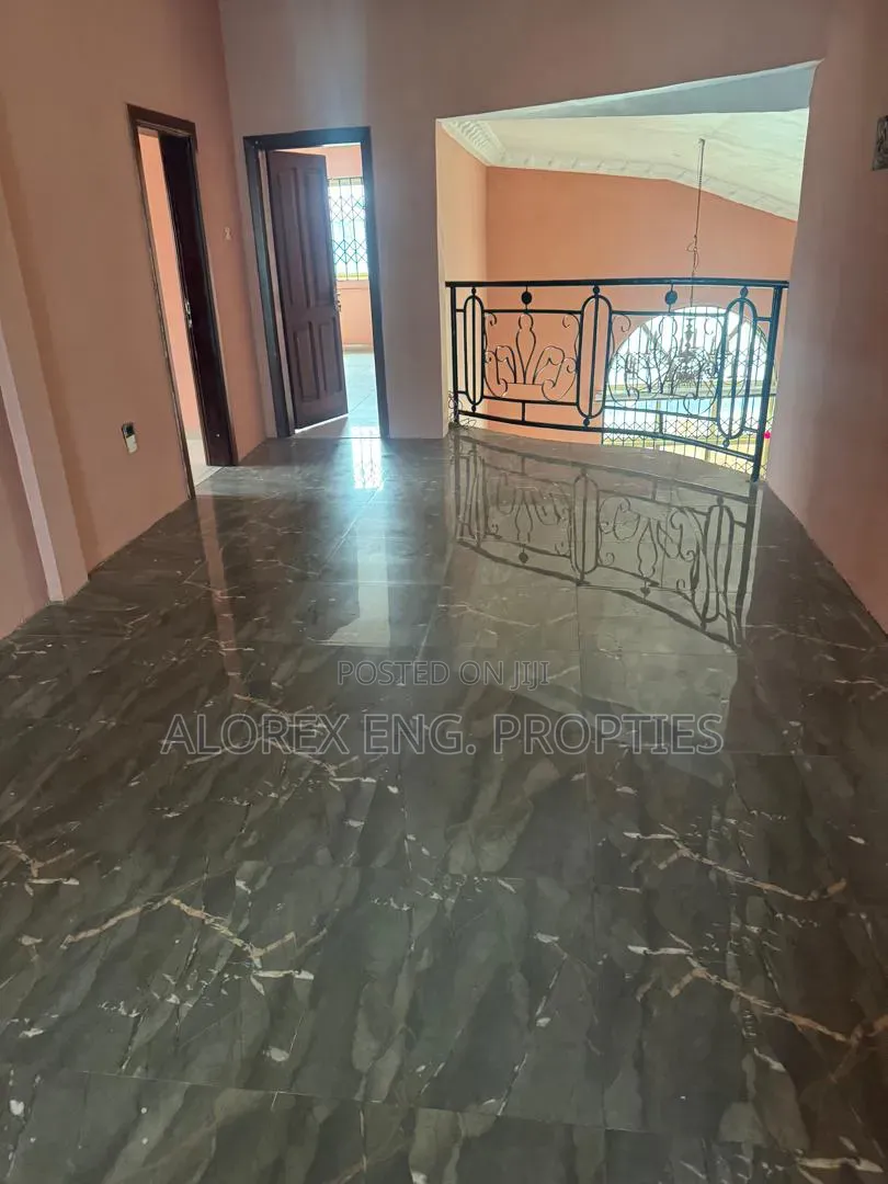 6bdrm House in Adenta, Housing Down for rent