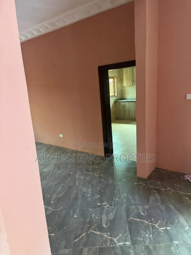 6bdrm House in Adenta, Housing Down for rent
