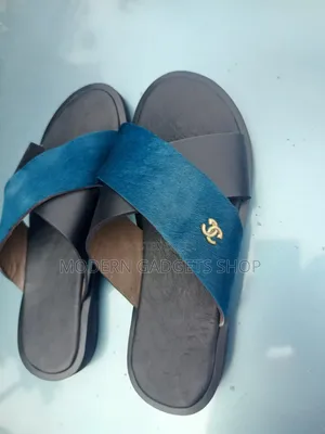 Premium Men’s Cross-Strap Slippers – Stylish Comfortable
