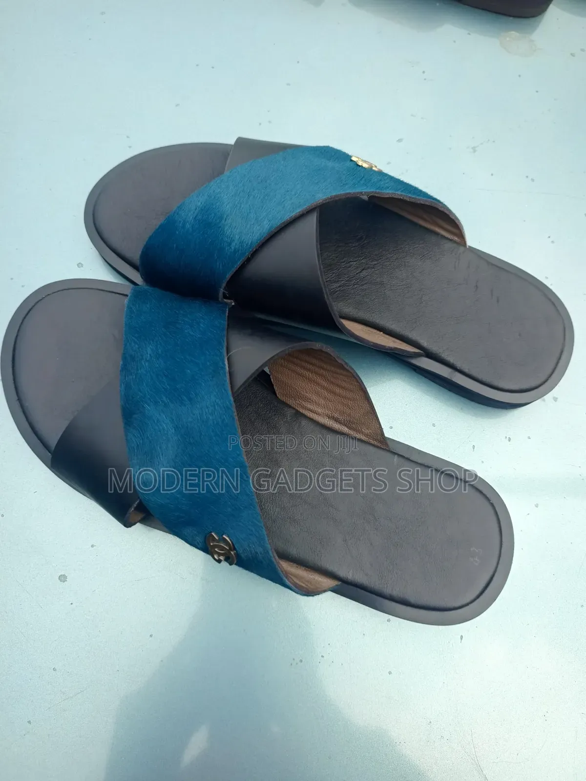 Premium Men’s Cross-Strap Slippers – Stylish Comfortable