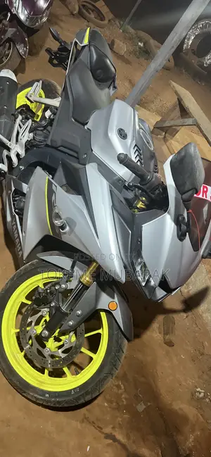 Yamaha R15 V3 2025 Gray