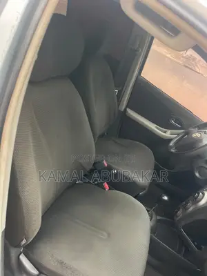 Toyota Vitz 1.5 FWD 3dr 2010 Gray