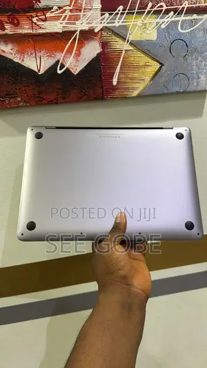 Laptop Apple MacBook Pro 2020 16GB Intel Core i5 SSD 512GB