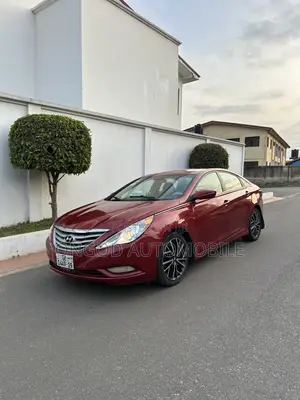 Hyundai Sonata SE 2.0T Sedan FWD (2.0L 4cyl 6A) 2013 Red