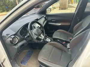 Nissan Kicks SV 2019 White
