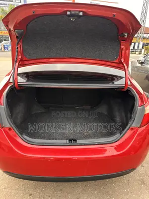 Toyota Corolla LE Eco (1.8L 4cyl 2A) 2018 Red