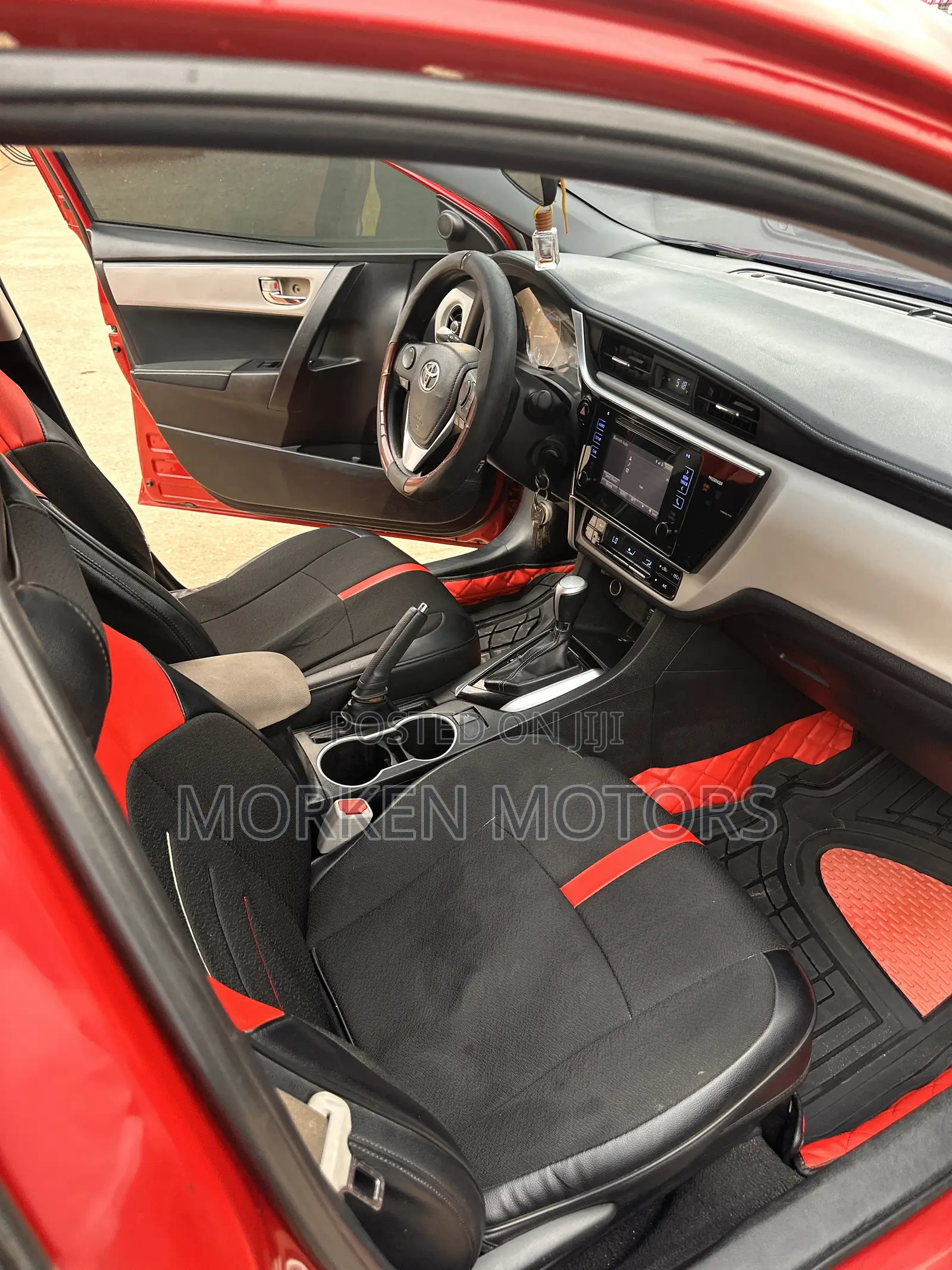 Toyota Corolla LE Eco (1.8L 4cyl 2A) 2018 Red