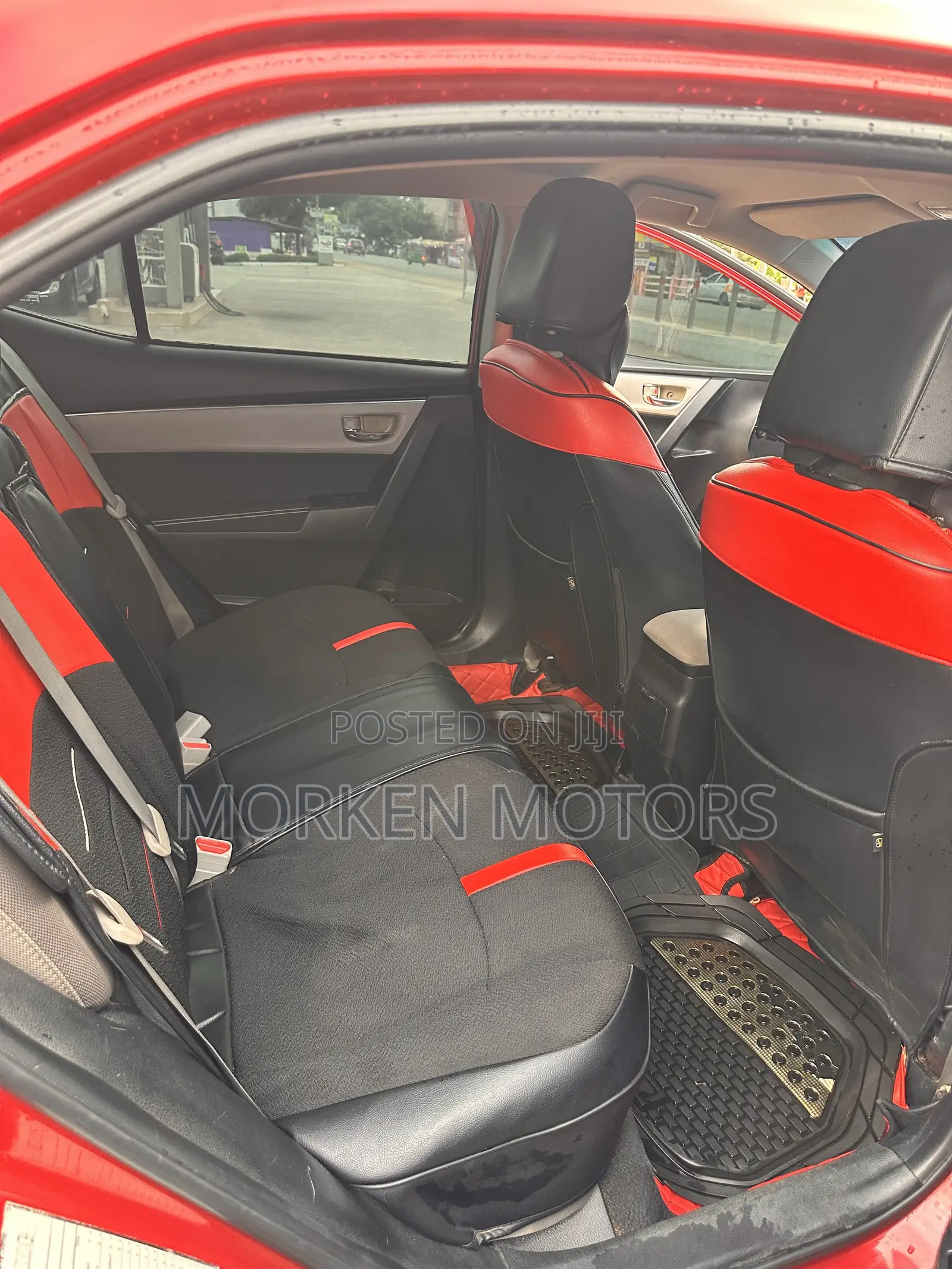 Toyota Corolla LE Eco (1.8L 4cyl 2A) 2018 Red