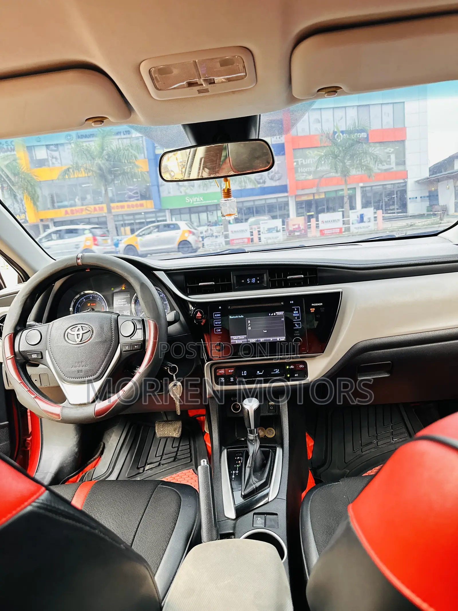 Toyota Corolla LE Eco (1.8L 4cyl 2A) 2018 Red