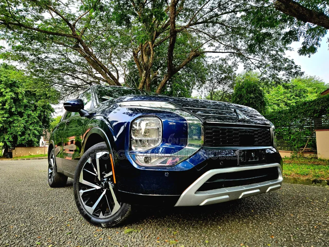 Mitsubishi Outlander 2023
