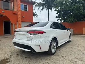 Toyota Corolla 2019 White