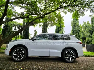 Mitsubishi Outlander SEL 2022 White