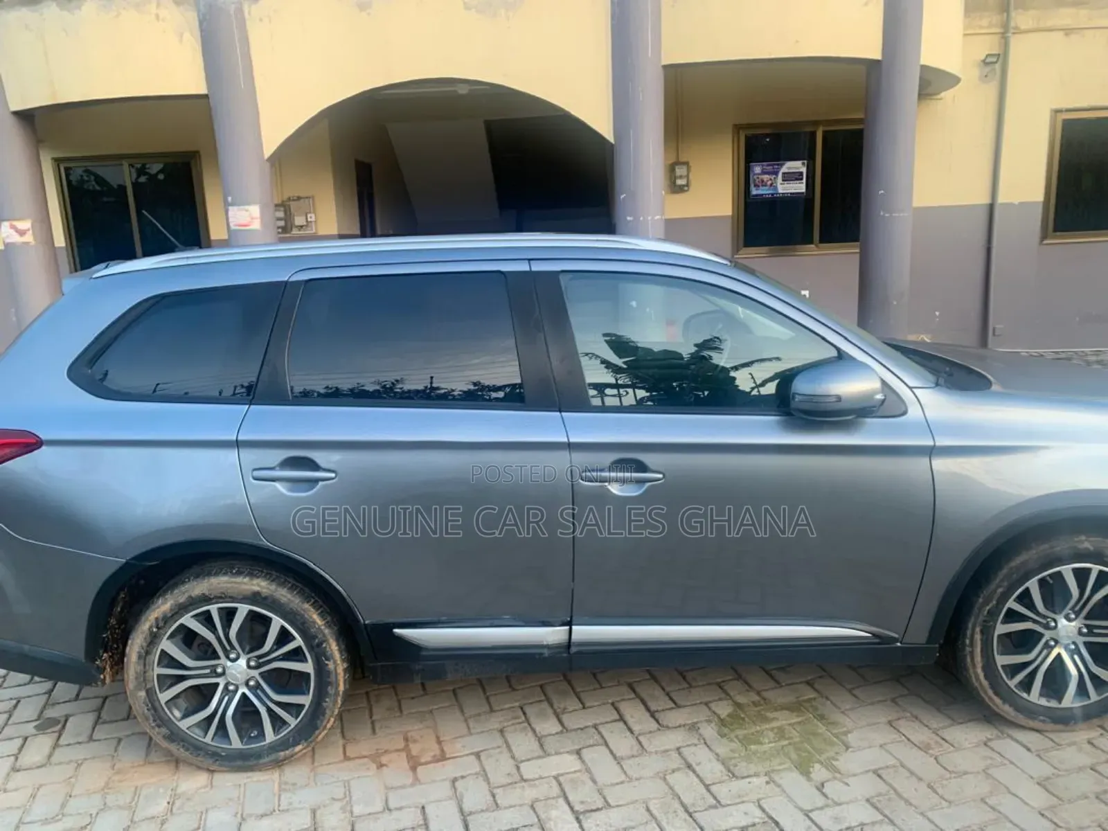 Mitsubishi Outlander 2.4 PHEV AWD 2017 Gray