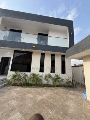 4bdrm Townhouse/Terrace in Atasomanso, Kumasi Metropolitan for sale