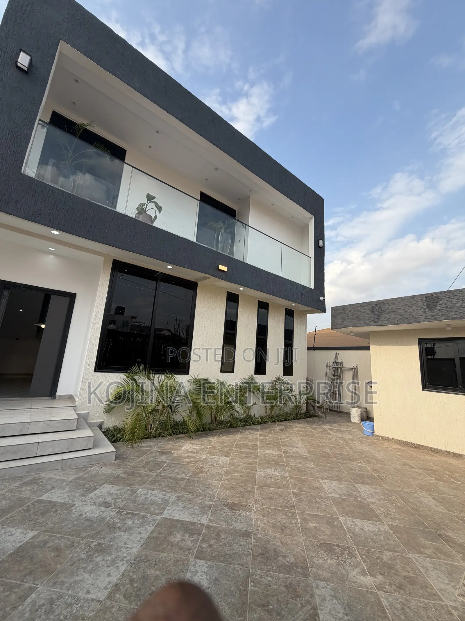 4bdrm Townhouse/Terrace in Atasomanso, Kumasi Metropolitan for sale