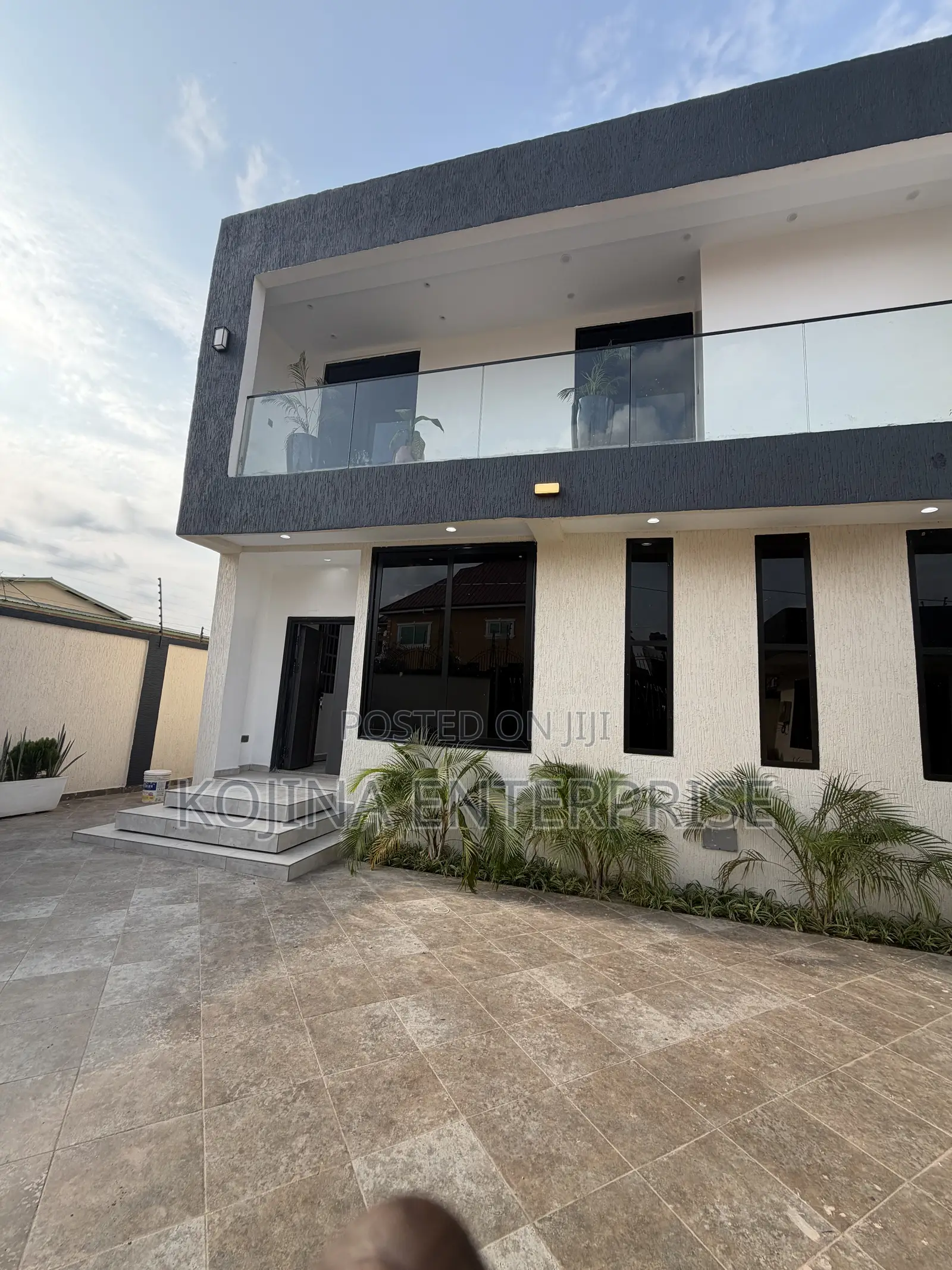 4bdrm Townhouse/Terrace in Atasomanso, Kumasi Metropolitan for sale