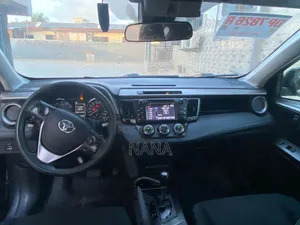Toyota RAV4 LE 4dr SUV AWD (2.5L 4cyl 6A) 2018 Black