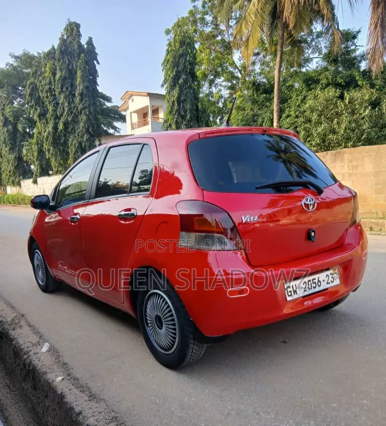 Toyota Vitz 2010 Red
