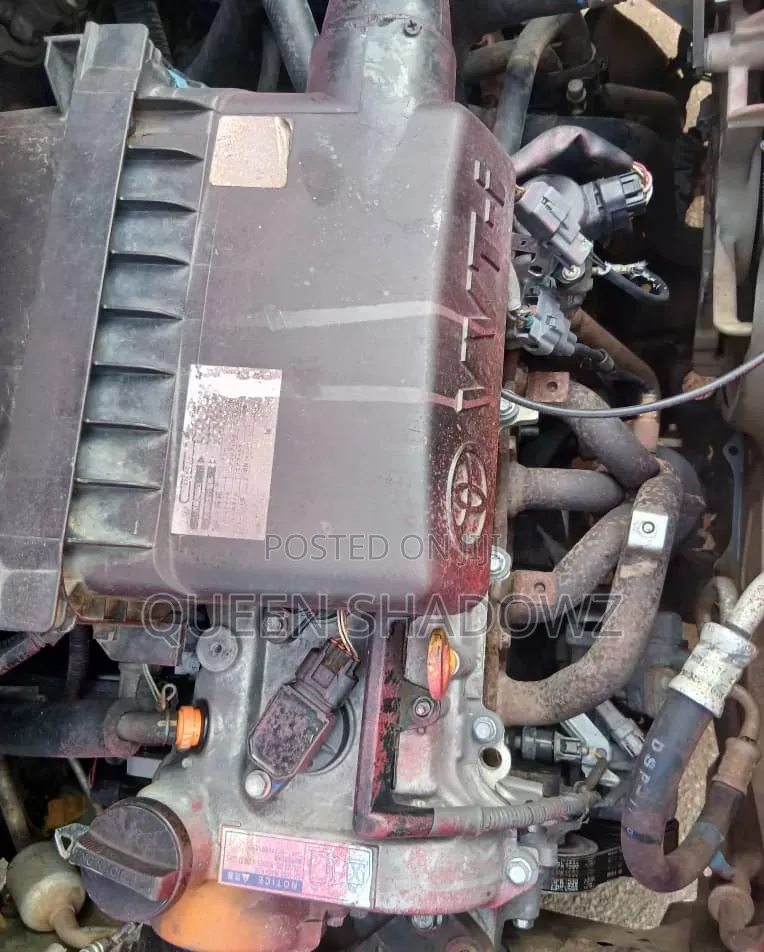 Toyota Vitz 2010 Red