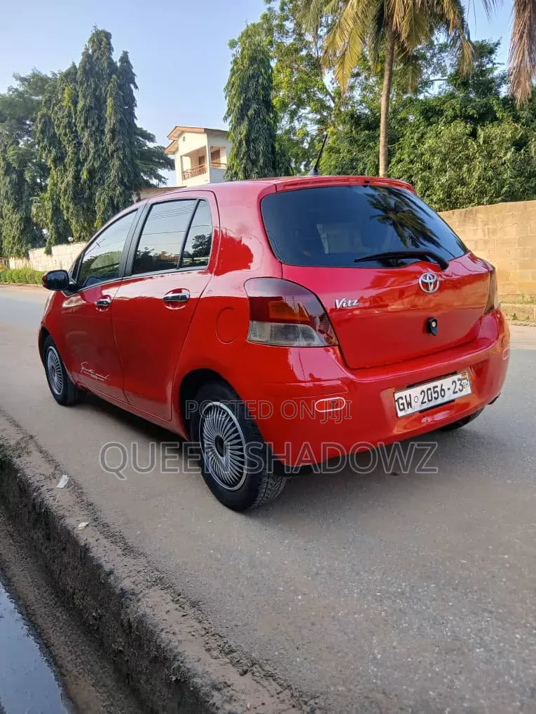 Toyota Vitz 2010 Red