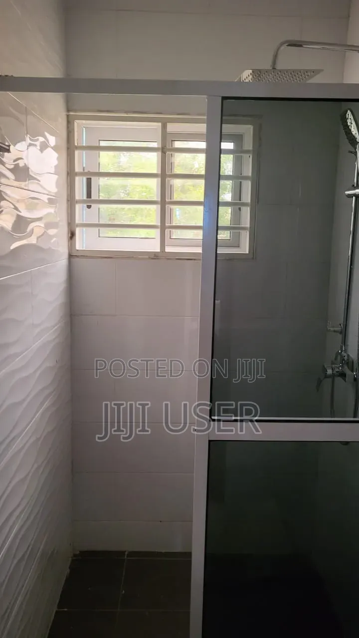 2bdrm Apartment in Agbleza East, Ledzokuku-Krowor for rent