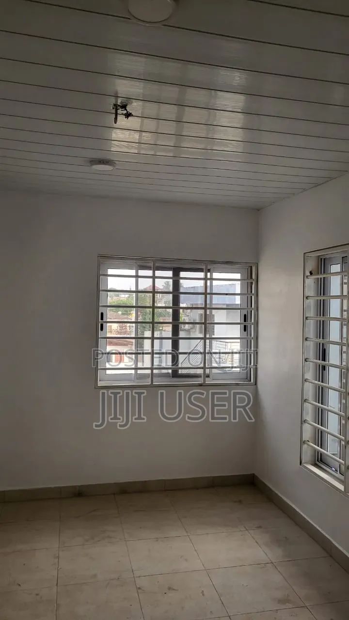 2bdrm Apartment in Agbleza East, Ledzokuku-Krowor for rent
