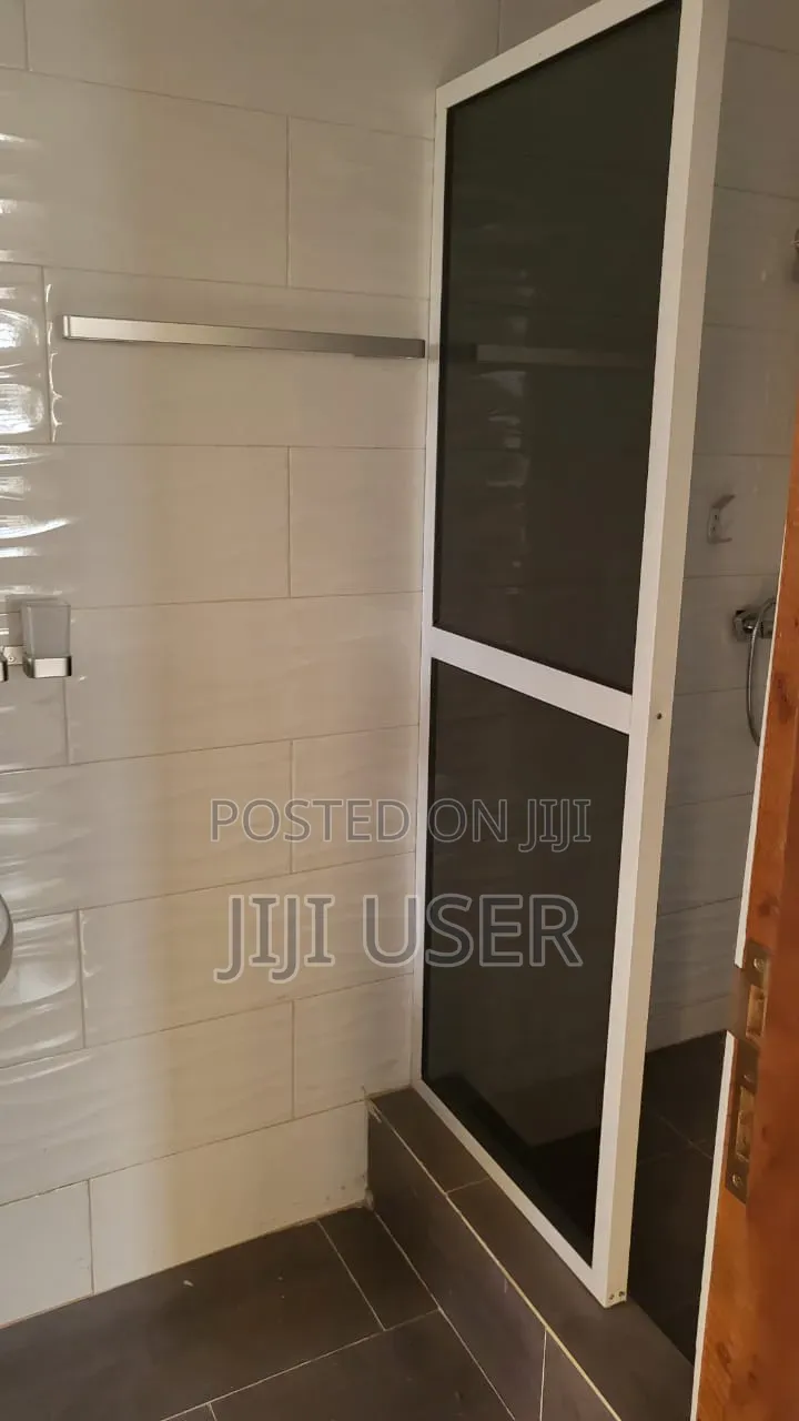 2bdrm Apartment in Agbleza East, Ledzokuku-Krowor for rent