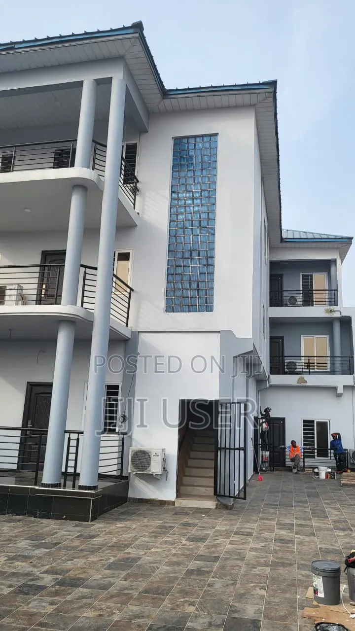 2bdrm Apartment in Agbleza East, Ledzokuku-Krowor for rent