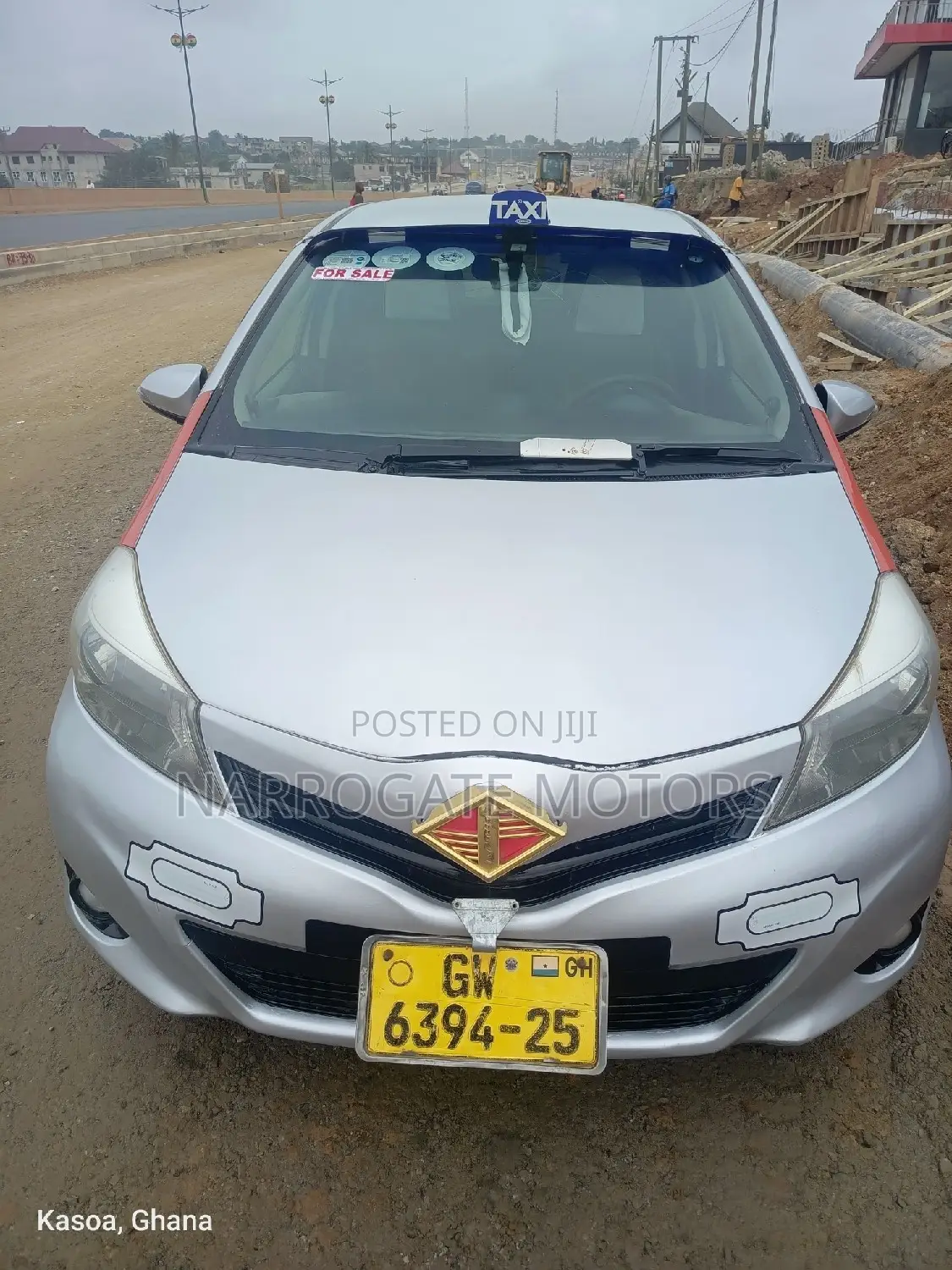 Toyota Vitz 2014 Silver