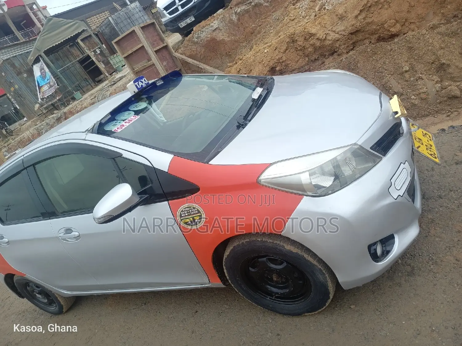 Toyota Vitz 2014 Silver