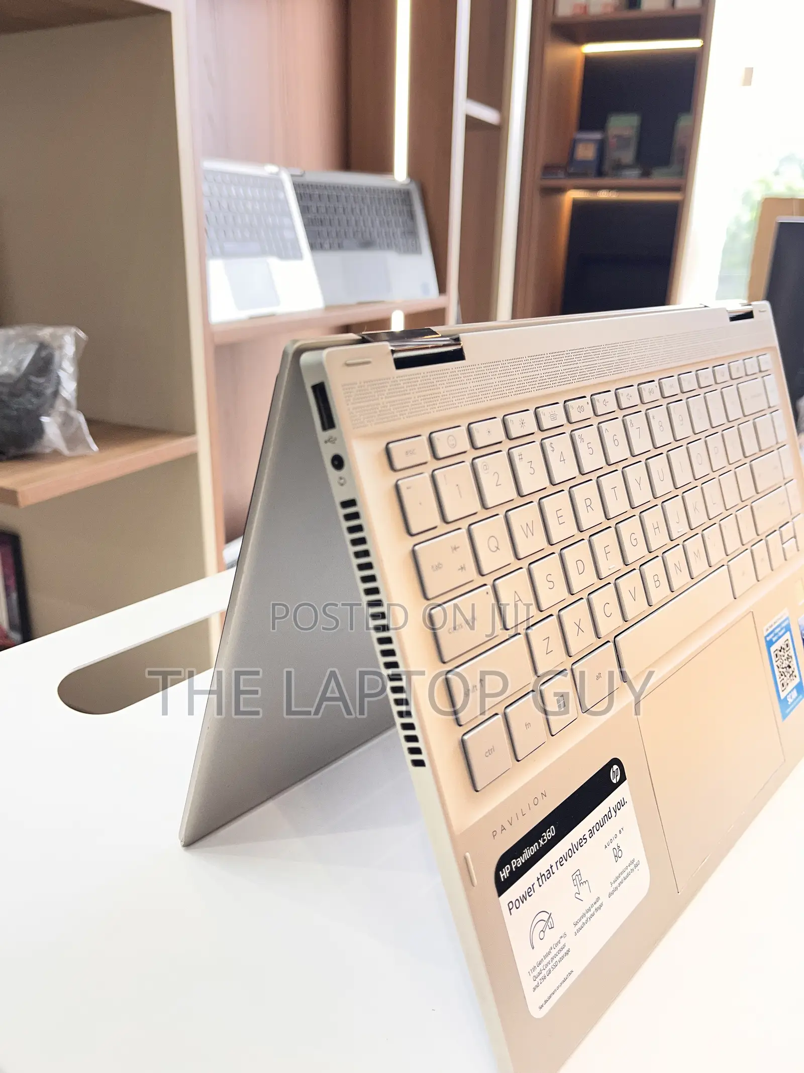 Laptop HP Pavilion 14 x360 2-in-1 8GB Intel Core i5 SSD 256GB