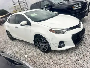 Toyota Corolla S 4dr Sedan (1.8L 4cyl CVT) 2016 White