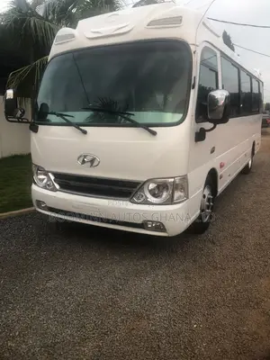 Hyundai County 2016 White
