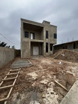 Duplex Uncompleted 4 Bedroom for Sale at Lakeside Estate