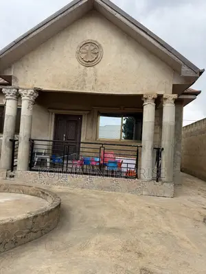 3bdrm House in Kwanwoma, Kumasi Metropolitan for rent