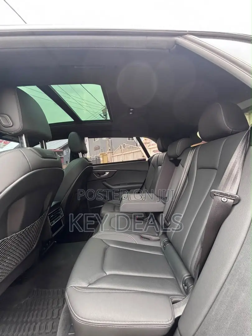 Audi Q8 2021 Silver