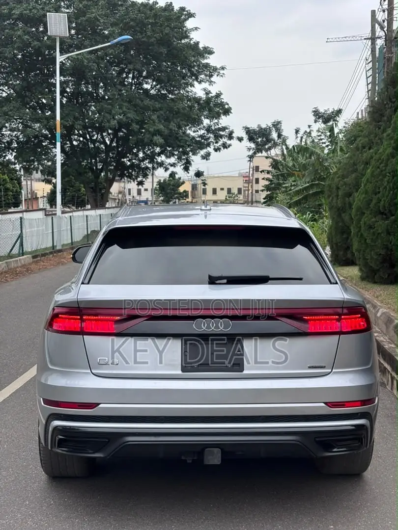 Audi Q8 2021 Silver