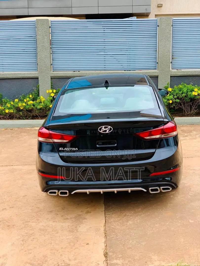 Hyundai Elantra SE Sedan FWD (2.0L 4cyl 6M) 2017 Black