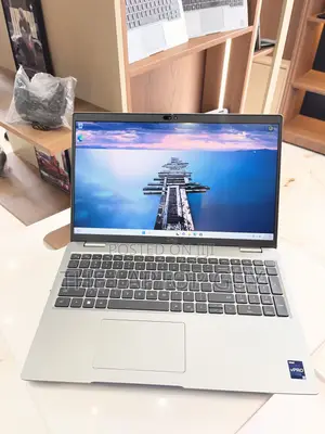 Laptop Dell Precision 3581 16GB Intel Core i7 SSD 512GB
