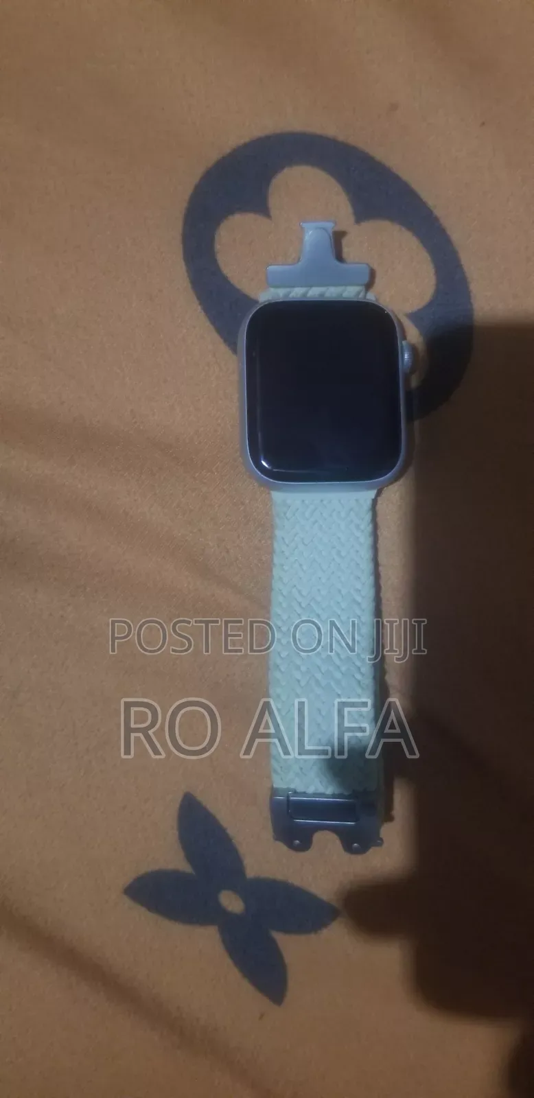 Apple Watch Series 9 45mm GPS + Cellular