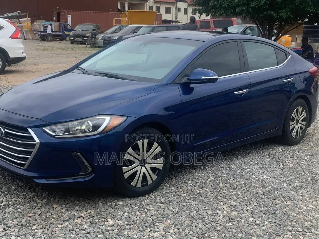 Hyundai Elantra Limited Sedan FWD (2.0L 4cyl 6A) 2017 Blue
