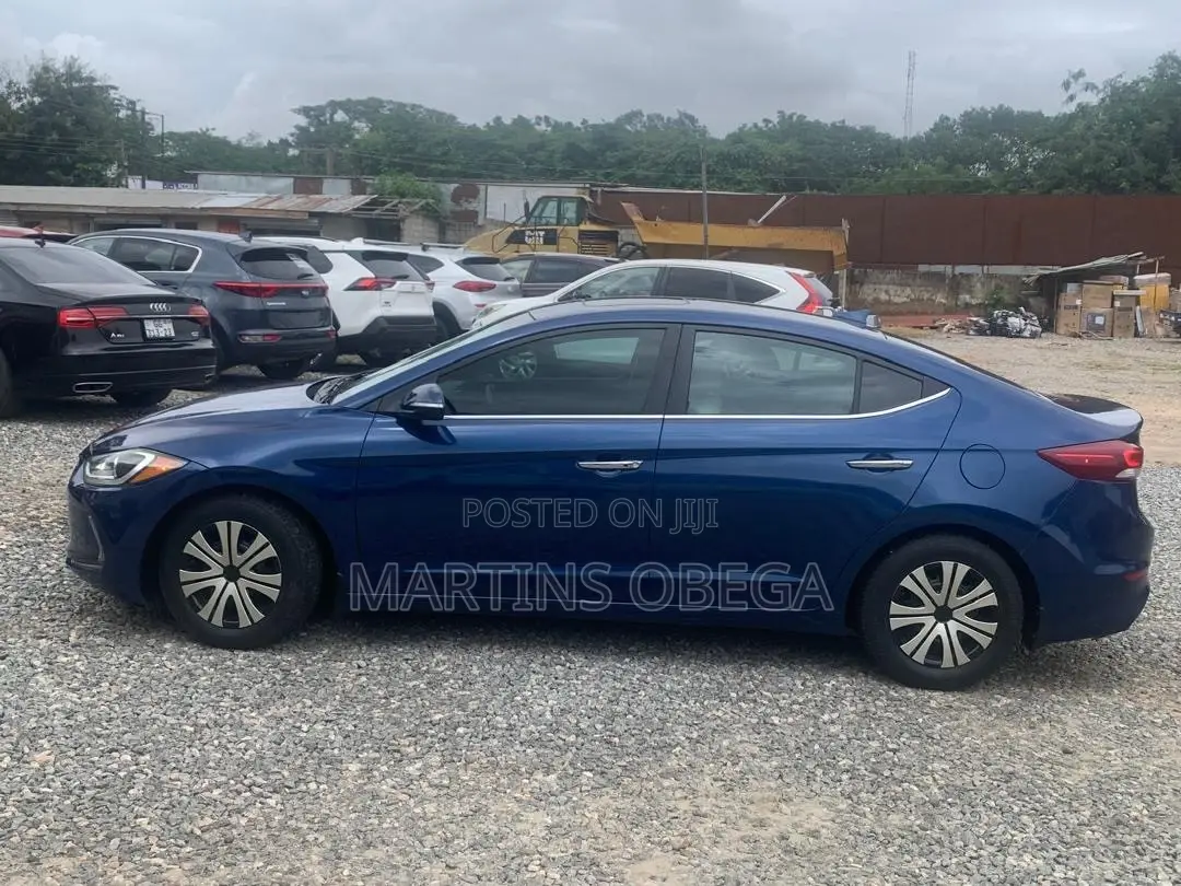 Hyundai Elantra Limited Sedan FWD (2.0L 4cyl 6A) 2017 Blue